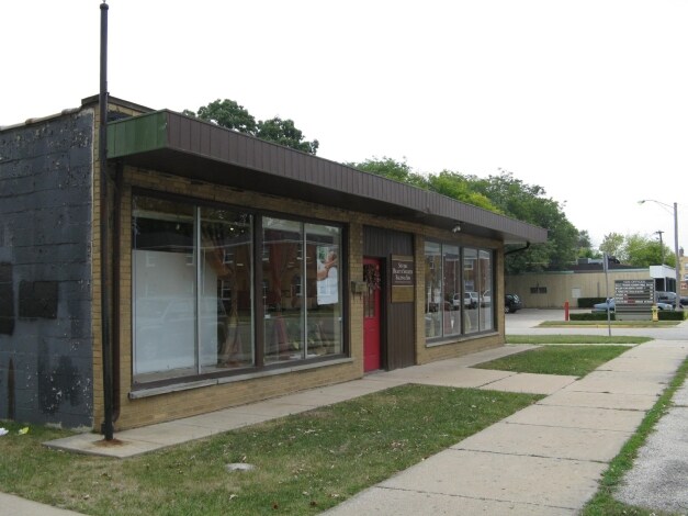 1104 W Glen Flora Ave, Waukegan, IL à louer - Photo du bâtiment - Image 2 de 10