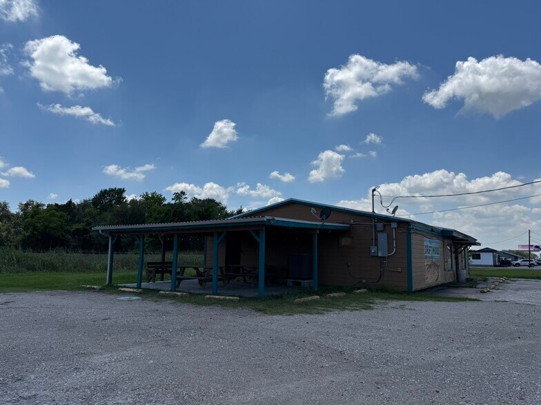 12605 Highway 6, Santa Fe, TX à vendre - Photo du bâtiment - Image 3 de 3