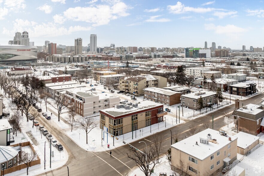 10303 107th Ave NW, Edmonton, AB à louer - Aérien - Image 3 de 18