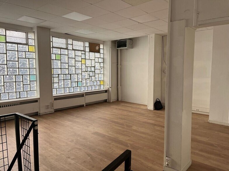 113 Rue Lamarck, Paris for sale - Building Photo - Image 1 of 8
