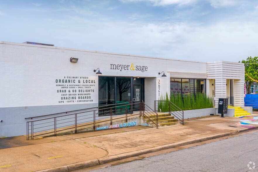 2625 Whitmore St, Fort Worth, TX for lease - Building Photo - Image 2 of 4