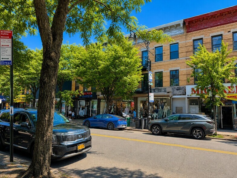5634 Myrtle Ave, Flushing, NY à vendre - Photo du bâtiment - Image 2 de 9
