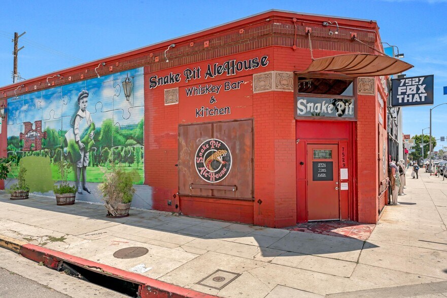 7525-7529 Melrose Ave, Los Angeles, CA for lease - Building Photo - Image 3 of 4