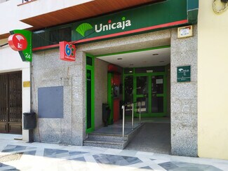 Plus de détails pour Multi-résidentiel à vendre