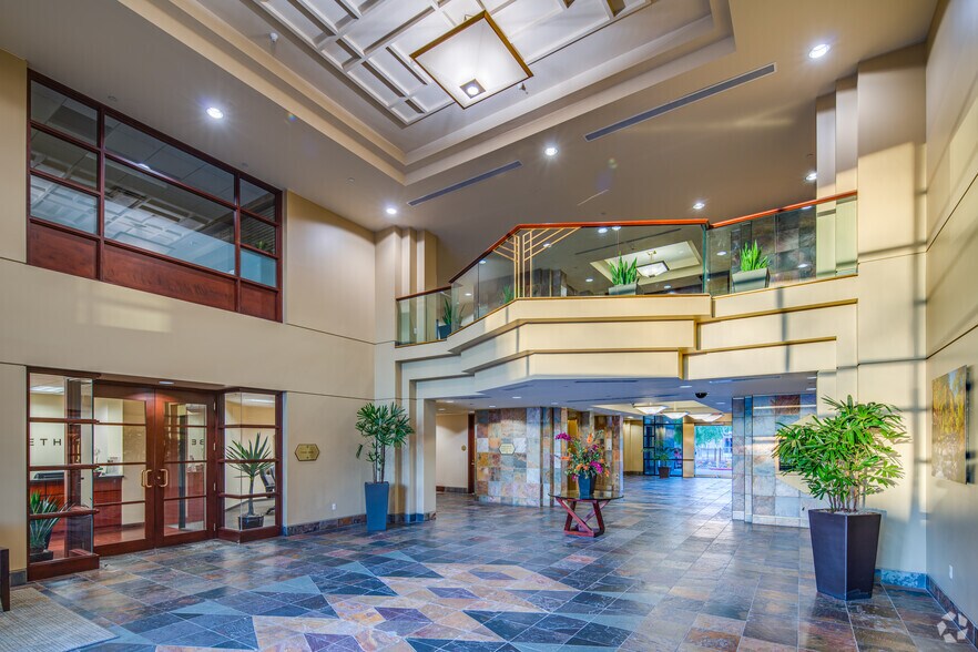 6720 N Scottsdale Rd, Scottsdale, AZ à louer - Hall d’entrée - Image 2 de 8