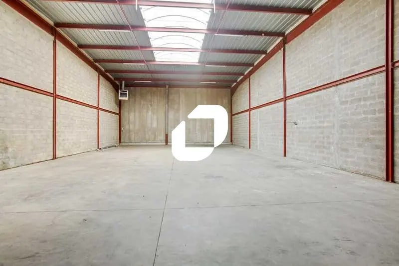 Flex in Bondoufle for lease - Interior Photo - Image 2 of 13