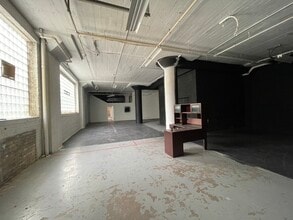 350 N Ogden Ave, Chicago, IL à louer Photo intérieure- Image 1 de 2