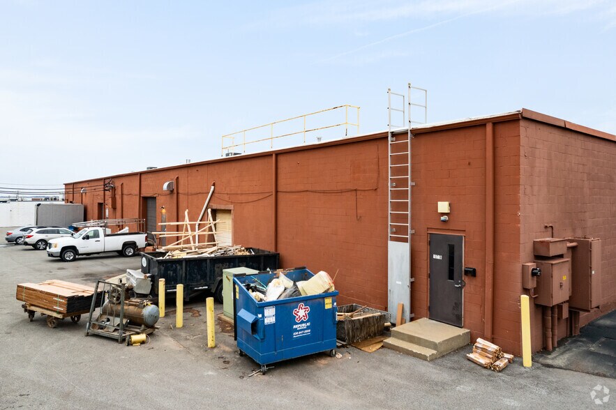 10726 Trenton Ave, Saint Louis, MO for lease - Building Photo - Image 2 of 5