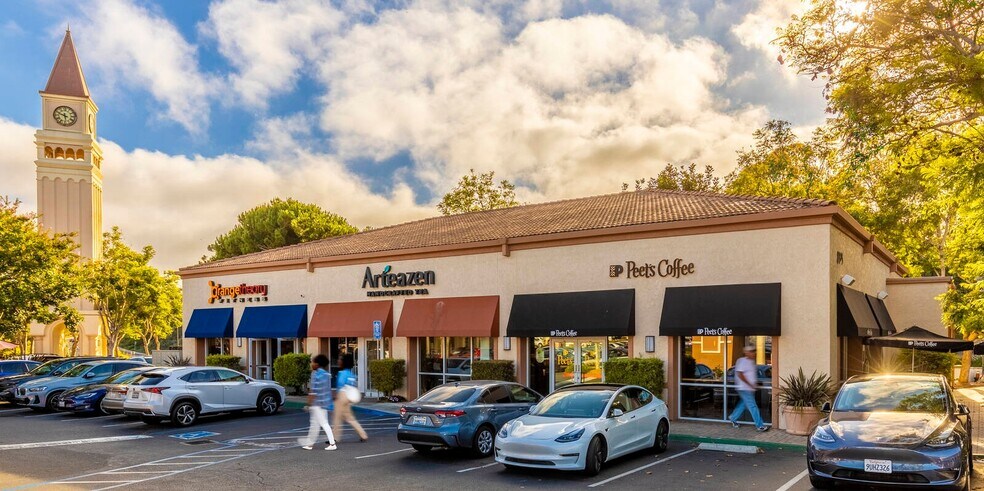 8895-8955 Towne Centre Dr, San Diego, CA à louer - Photo du bâtiment - Image 2 de 9