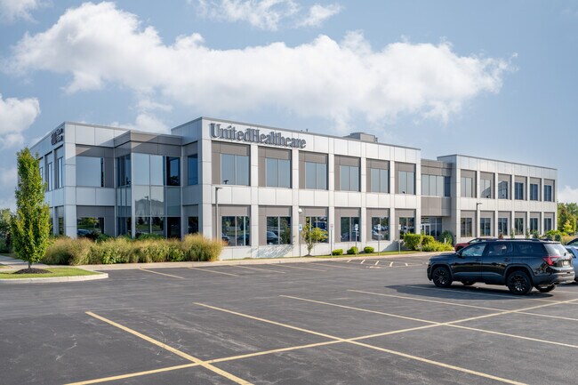 Plus de détails pour 600 Airborne Pky, Cheektowaga, NY - Bureau à louer