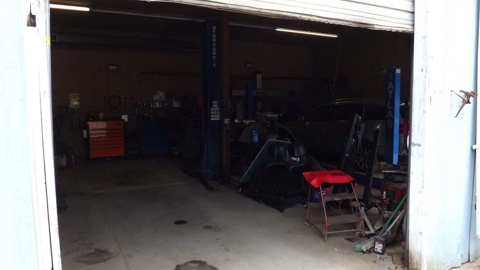 2056 US 70 Hwy, Swannanoa, NC for lease - Building Photo - Image 2 of 24