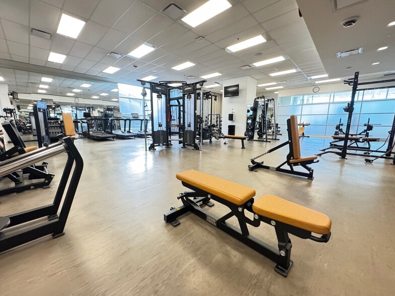 207 9th Ave SW, Calgary, AB for lease - Interior Photo - Image 2 of 13