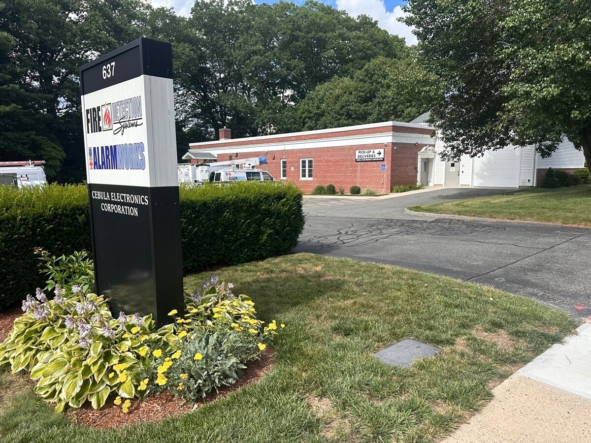 637 Front St, Chicopee, MA à vendre Photo du bâtiment- Image 1 de 1