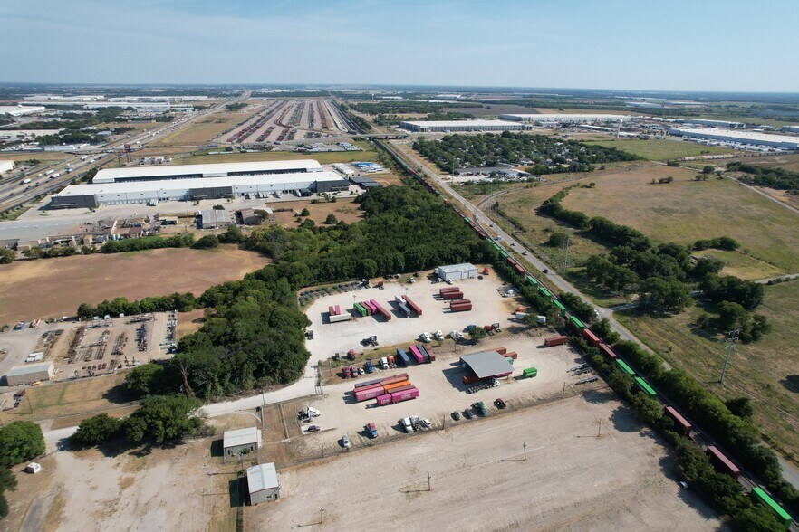 1011 IH 45 S, Hutchins, TX à louer - Aérien - Image 2 de 6