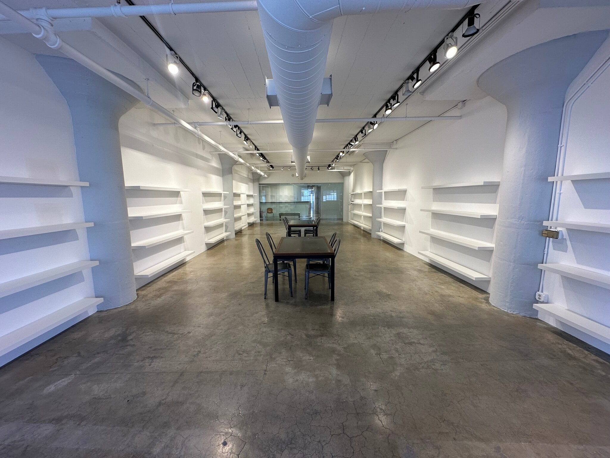 127 E 9th St, Los Angeles, CA à louer Photo intérieure- Image 1 de 9