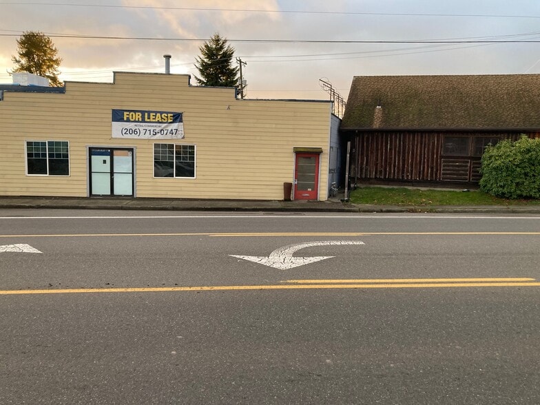 15415 Ambaum Blvd SW, Burien, WA for lease - Building Photo - Image 2 of 2