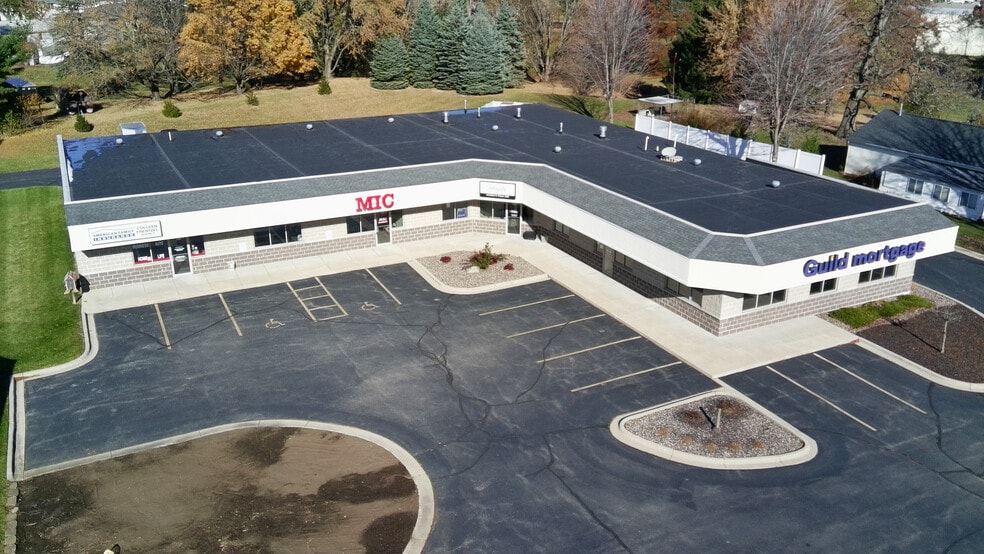 4407 Milton Ave, Janesville, WI à vendre - Photo du bâtiment - Image 2 de 15