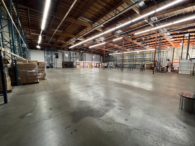 More details for 123 E 35th St, Los Angeles, CA - Industrial for Lease