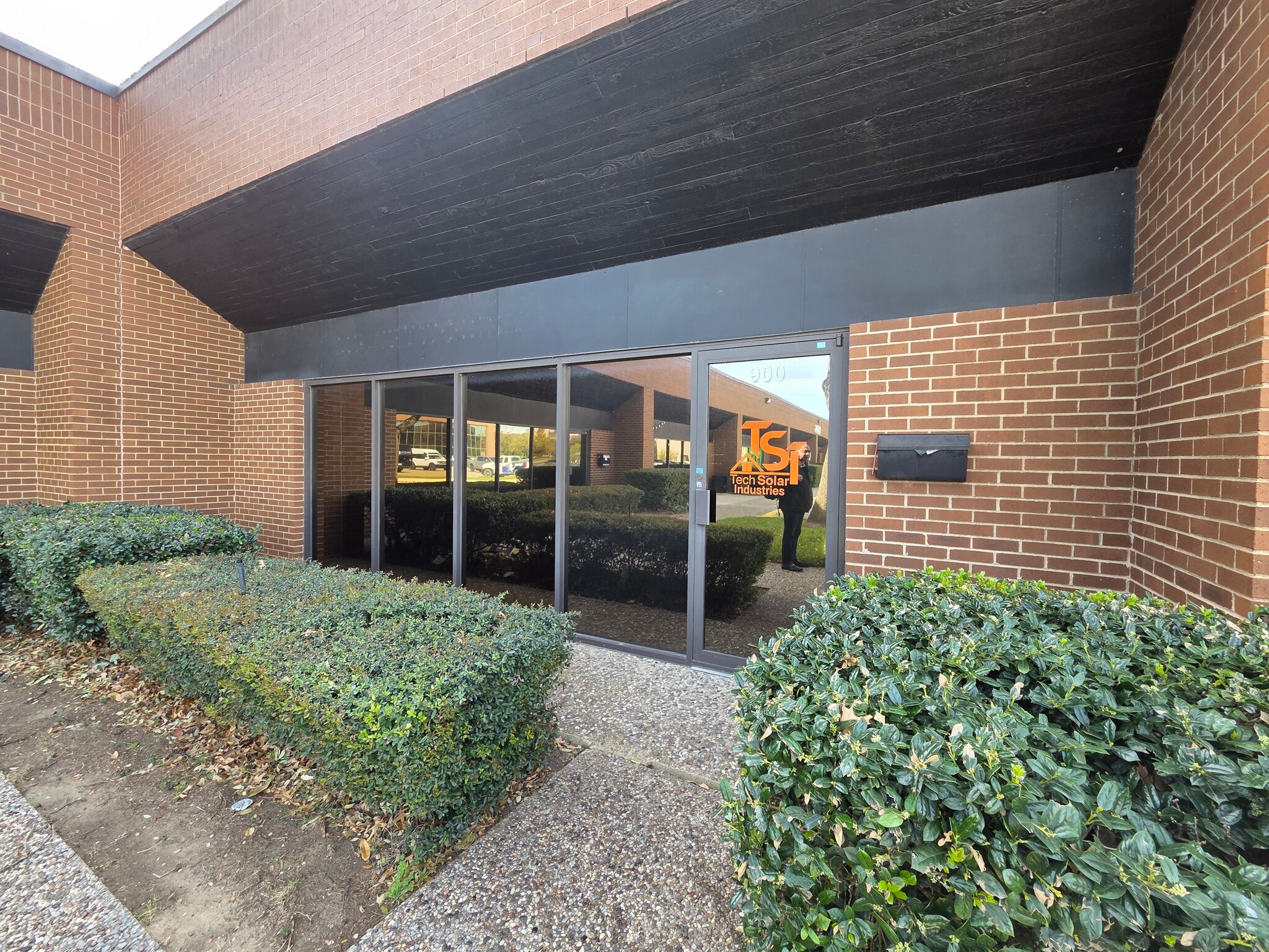 11498 Luna Rd, Farmers Branch, TX for lease Interior Photo- Image 1 of 25