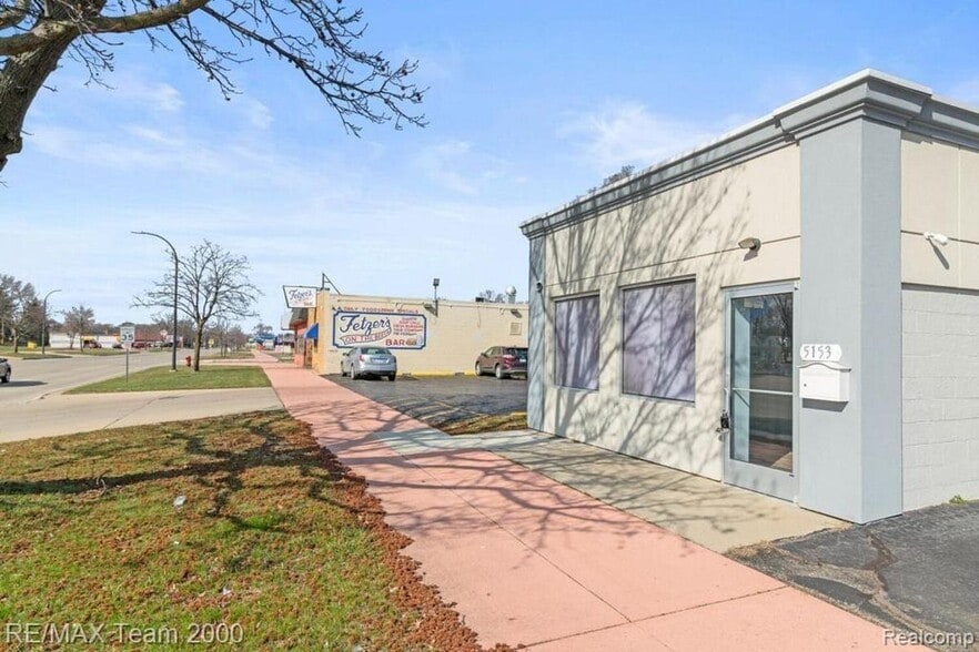 5153 S Beech Daly St, Dearborn Heights, MI for lease - Building Photo - Image 2 of 25