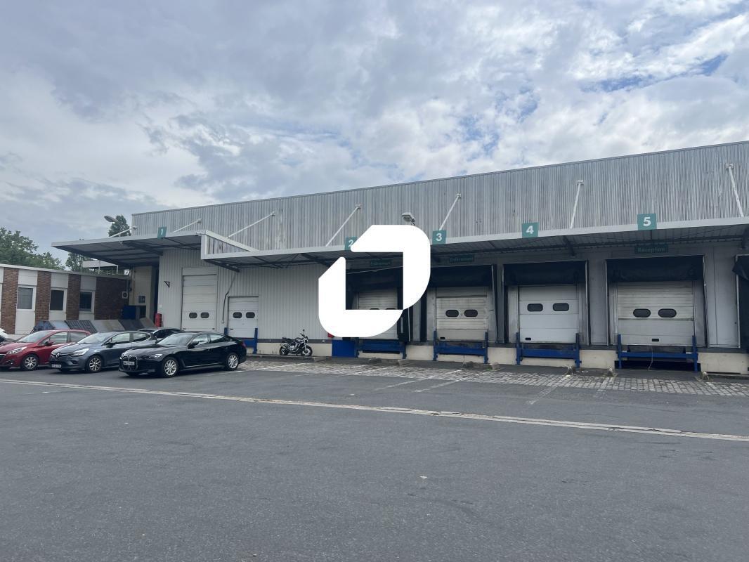 Industrial in Thiais for lease Building Photo- Image 1 of 12