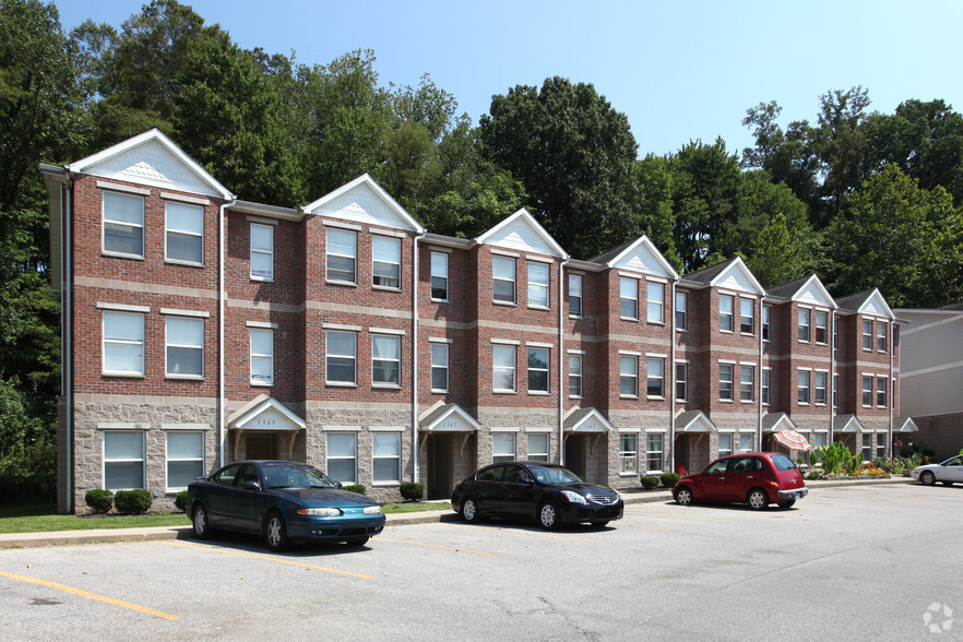 1300 Renaissance Cir, Charleston, WV for sale - Primary Photo - Image 1 of 82