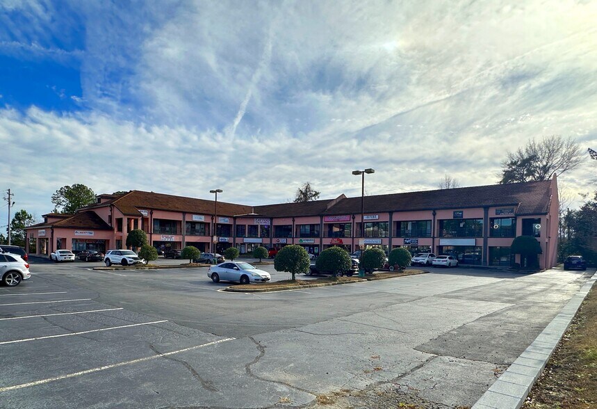 3706 Mercer University Dr, Macon-Bibb, GA à louer - Photo du bâtiment - Image 3 de 8