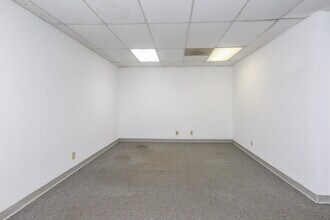 3115 NW 10th Ter, Oakland Park, FL for lease Interior Photo- Image 2 of 8