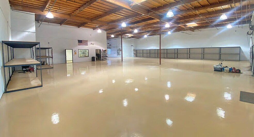 2221 Las Palmas Dr, Carlsbad, CA à vendre - Photo intérieure - Image 2 de 14