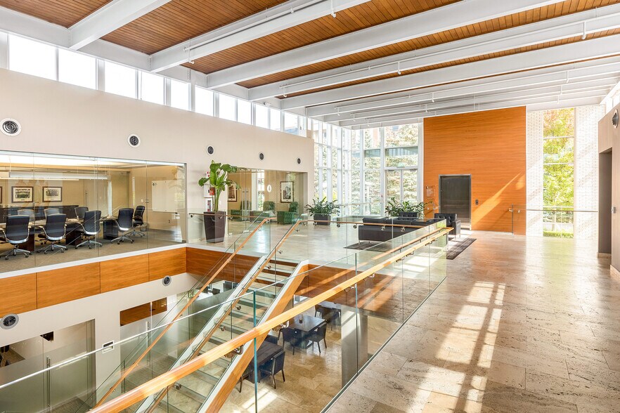 550 W Merrill St, Birmingham, MI à louer - Hall d’entrée - Image 3 de 18