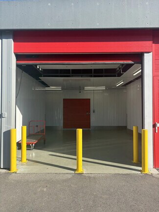 Plus de détails pour 21 Rue Emile Zola, Décines-Charpieu - Bureau, Industriel à louer