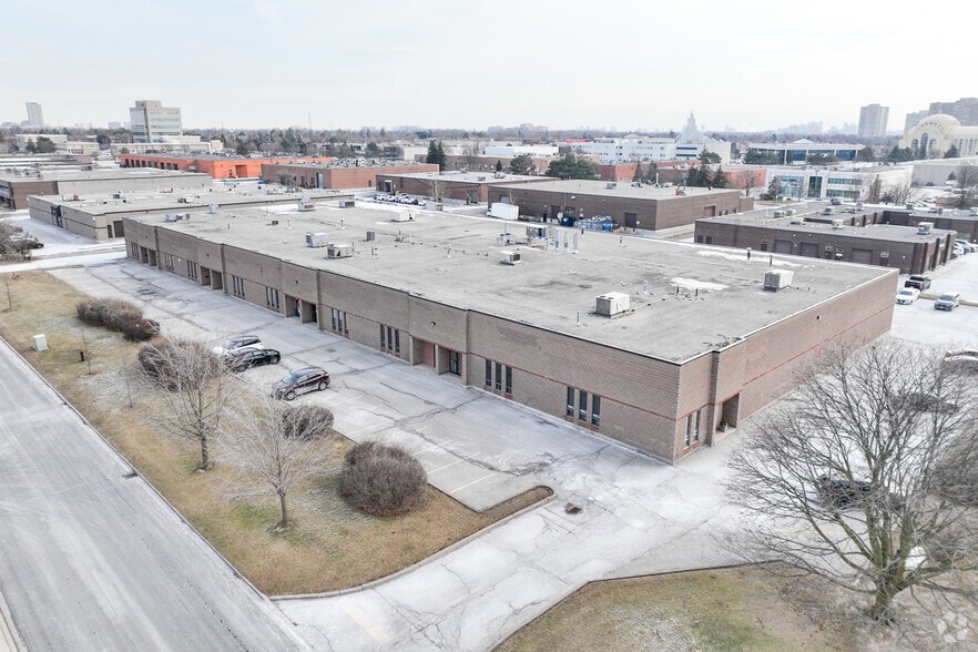 107-121 Ferrier St, Markham, ON for lease - Building Photo - Image 2 of 3