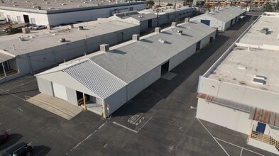 11240 Sherman Way, Sun Valley, CA à louer Aérien- Image 1 de 10