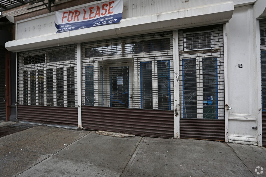 29 Avenue B, New York, NY for lease - Building Photo - Image 3 of 4