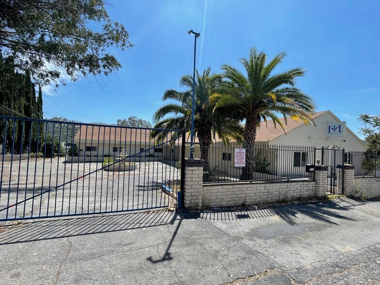 7216 Valmont St, Tujunga, CA à vendre - Photo du bâtiment - Image 3 de 66