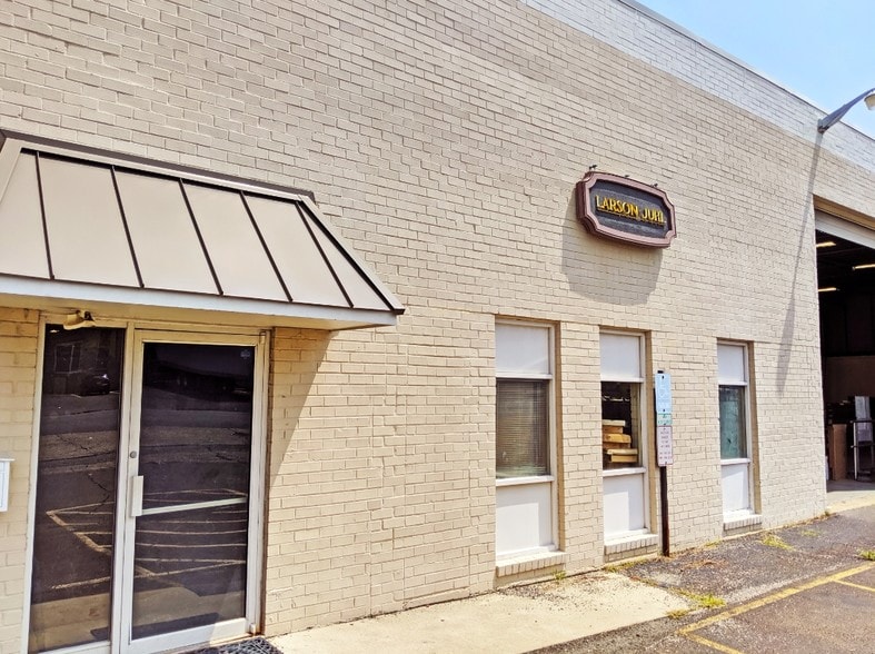 1574-1578 Bridgewater Rd, Bensalem, PA for lease - Primary Photo - Image 2 of 5