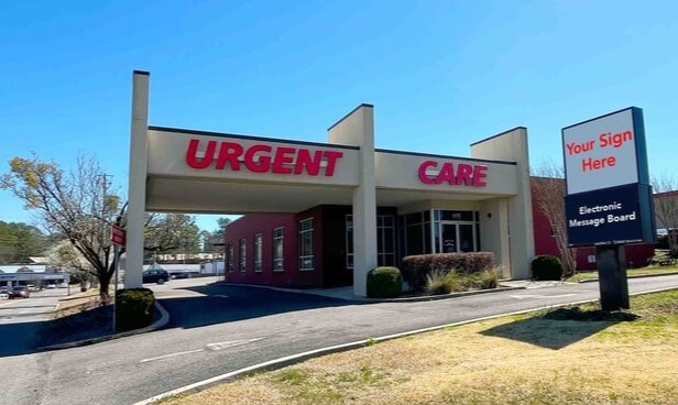 1575 Montgomery Hwy, Vestavia Hills, AL for sale - Primary Photo - Image 1 of 14