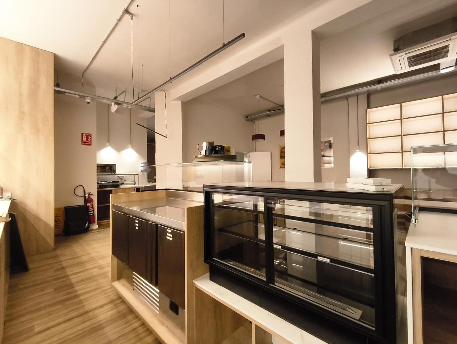 Commerce de détail dans Barcelone, Barcelona à louer Photo intérieure- Image 1 de 18