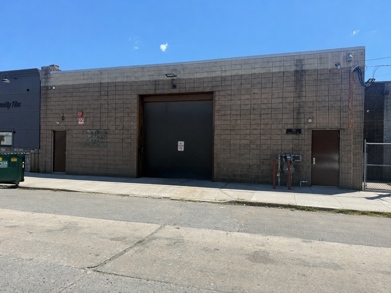70 Bennington Ave, Freeport, NY for sale - Building Photo - Image 2 of 3