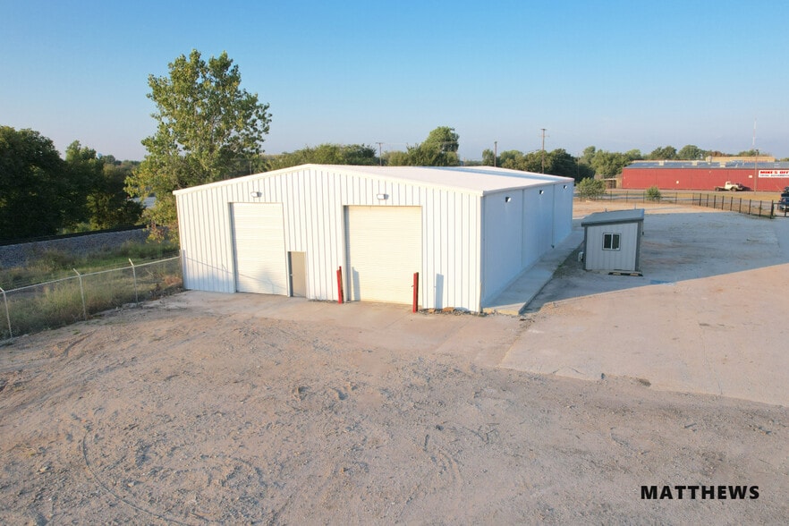 6500 Airport Fwy, Haltom City, TX for lease - Building Photo - Image 2 of 3