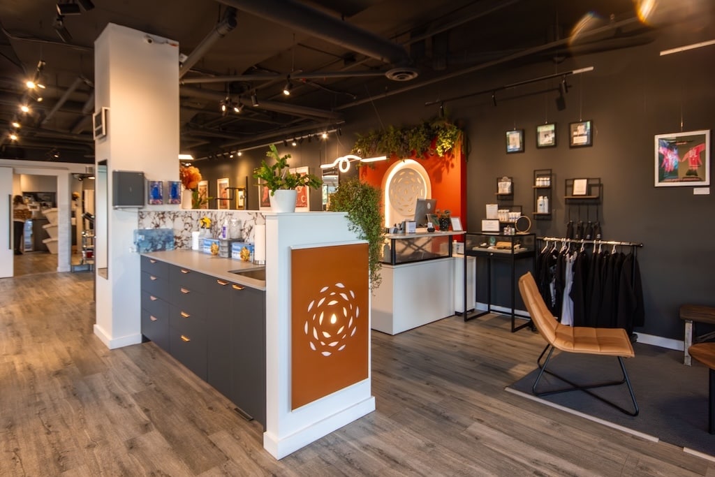 1718 Venables St, Vancouver, BC V5L 2H4 - Unit 902 Commercial Dr - - Interior Photo - Image 2 of 3