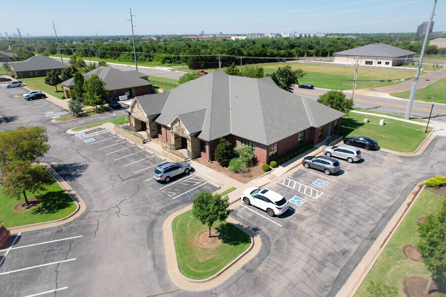 9212 N Kelley Ave, Oklahoma City, OK à vendre - Photo du bâtiment - Image 3 de 23