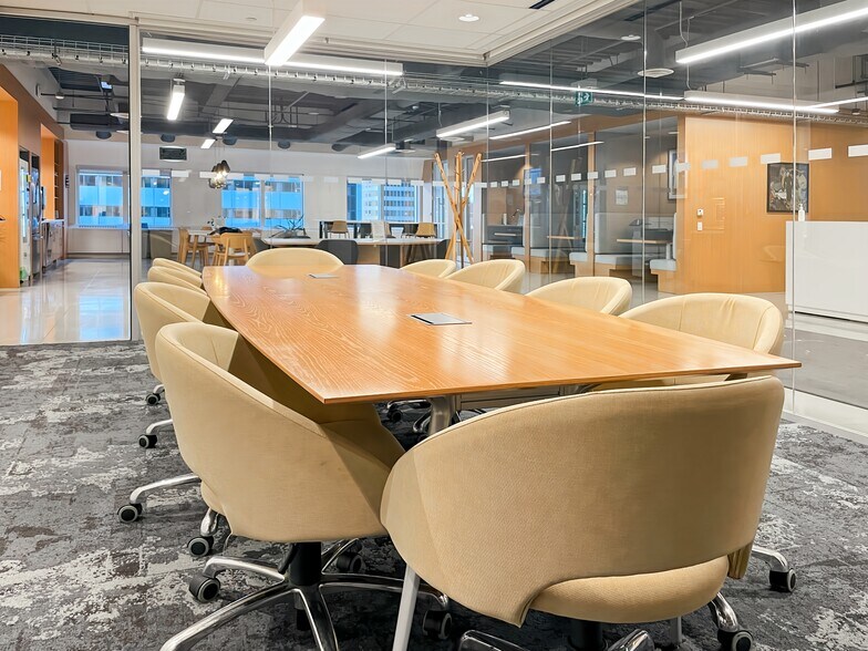 130 King St W, Toronto, ON à louer - Photo intérieure - Image 2 de 14