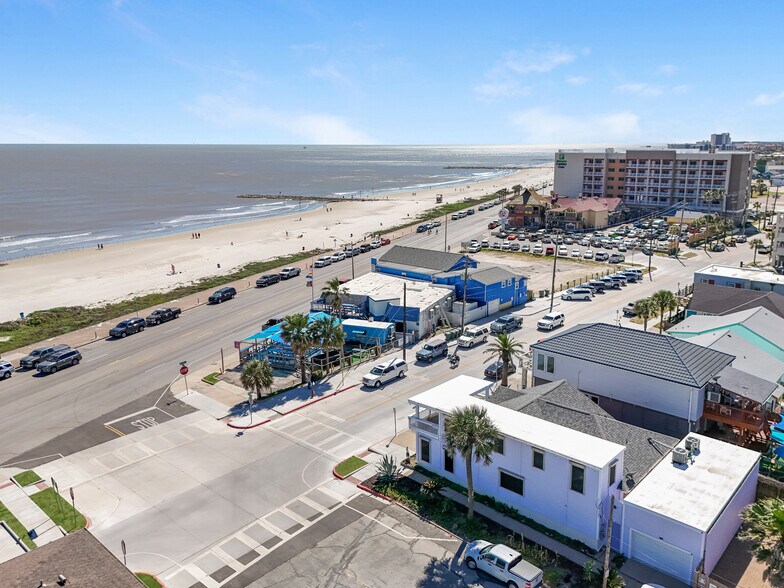 3102 Avenue S, Galveston, TX à vendre - Photo du bâtiment - Image 3 de 5
