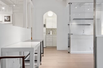 14 E 4th St, New York, NY à louer Photo intérieure- Image 2 de 24