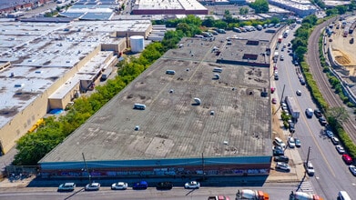 50-35 56th Rd, Maspeth, NY à louer Photo du bâtiment- Image 1 de 16