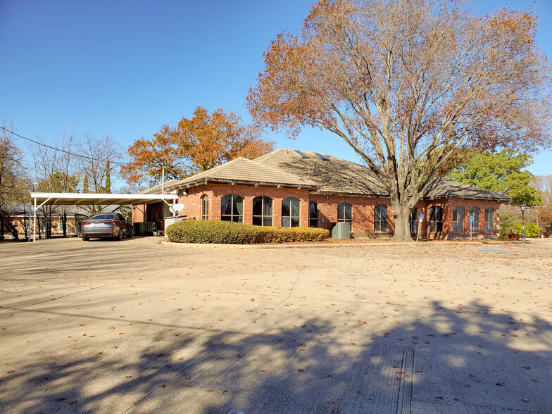 326 Cooper St, Cedar Hill, TX à louer - Photo du bâtiment - Image 3 de 17