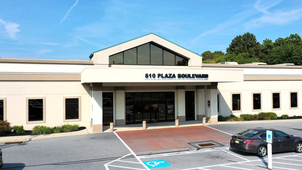 810 Plaza Blvd, Lancaster, PA for lease - Building Photo - Image 2 of 9