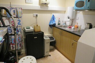 156C Rectory Rd, Farnborough à louer Photo intérieure- Image 2 de 2