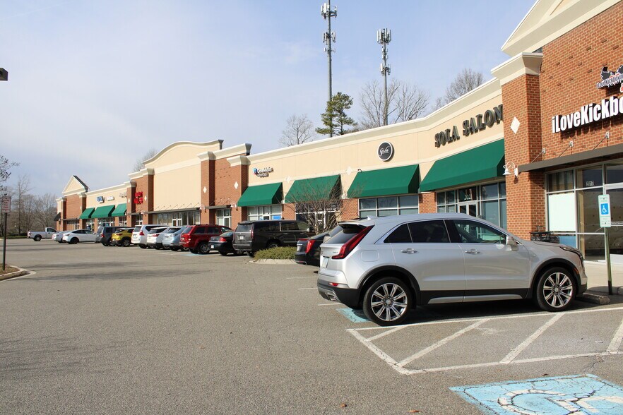 2013-2077 Walmart Way, Midlothian, VA à louer - Photo du bâtiment - Image 1 de 5